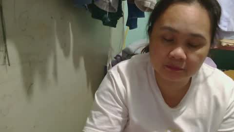 Snapshot of prettynhing chatting on January 4, 3:49 pm Nhing online show from January 4, 3:49 pm