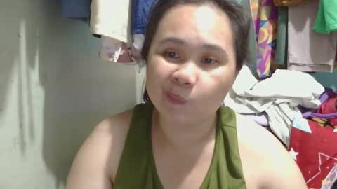 Snapshot of prettynhing chatting on January 12, 6:28 am Nhing online show from January 12, 6:28 am