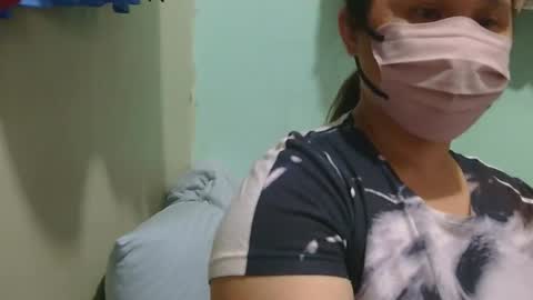 Snapshot of prettynhing chatting on October 1, 12:33 pm Nhing online show from October 1, 12:33 pm