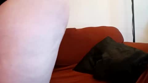 Leah online show from April 7, 5:57 pm