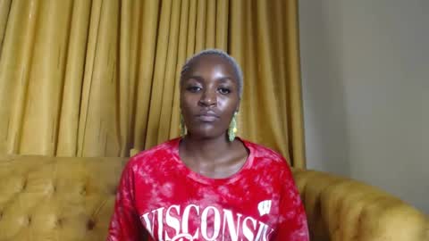 Snapshot of prettyquee chatting on December 8, 1:14 pm sasha online show from December 8, 1:14 pm