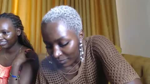 Snapshot of prettyquee chatting on December 9, 9:17 am sasha online show from December 9, 9:17 am