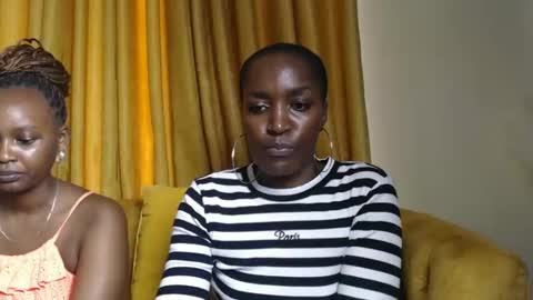 Snapshot of prettyquee chatting on December 22, 9:55 am sasha online show from December 22, 9:55 am