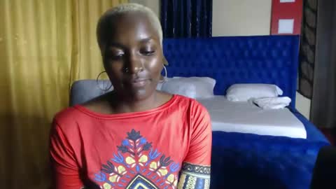 Snapshot of prettyquee chatting on December 28, 10:02 pm sasha online show from December 28, 10:02 pm