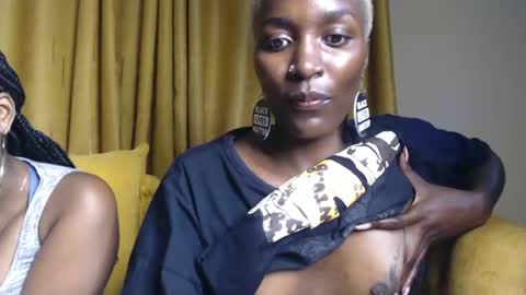 Snapshot of prettyquee chatting on January 10, 7:21 pm sasha online show from January 10, 7:21 pm