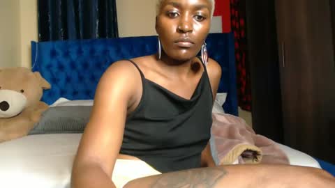 Snapshot of prettyquee chatting on January 12, 12:49 am sasha online show from January 12, 12:49 am