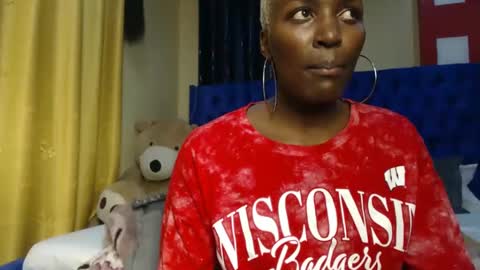 Snapshot of prettyquee chatting on January 12, 9:19 pm sasha online show from January 12, 9:19 pm