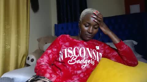 Snapshot of prettyquee chatting on January 13, 7:42 pm sasha online show from January 13, 7:42 pm