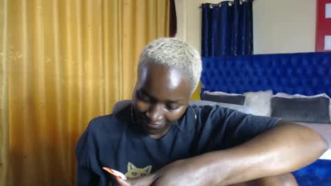 Snapshot of prettyquee chatting on January 15, 7:37 am sasha online show from January 15, 7:37 am