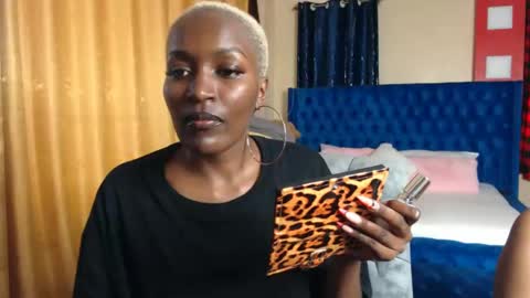 Snapshot of prettyquee chatting on January 17, 11:49 am sasha online show from January 17, 11:49 am