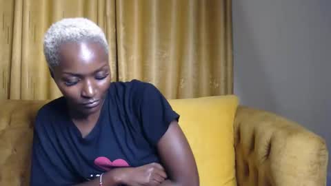 Snapshot of prettyquee chatting on January 21, 6:45 pm sasha online show from January 21, 6:45 pm