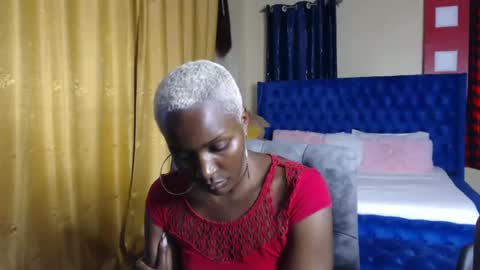 Snapshot of prettyquee chatting on February 5, 2:48 pm sasha online show from February 5, 2:48 pm