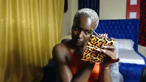 Snapshot of prettyquee chatting on February 22, 5:24 pm sasha online show from February 22, 5:24 pm