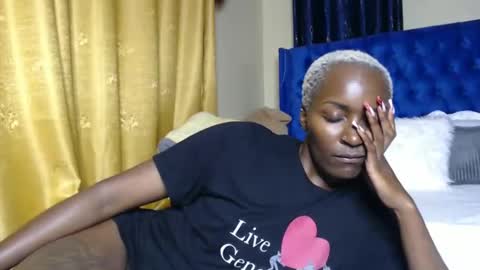 Snapshot of prettyquee chatting on February 25, 7:58 pm sasha online show from February 25, 7:58 pm