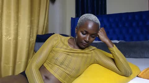 Snapshot of prettyquee chatting on February 26, 12:47 pm sasha online show from February 26, 12:47 pm