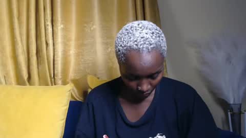 Snapshot of prettyquee chatting on March 1, 7:15 pm sasha online show from March 1, 7:15 pm