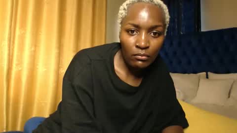 Snapshot of prettyquee chatting on October 8, 8:45 am sasha online show from October 8, 8:45 am