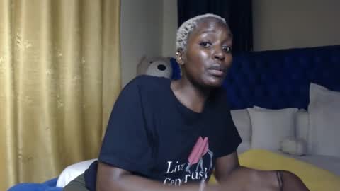 Snapshot of prettyquee chatting on October 9, 3:21 pm sasha online show from October 9, 3:21 pm