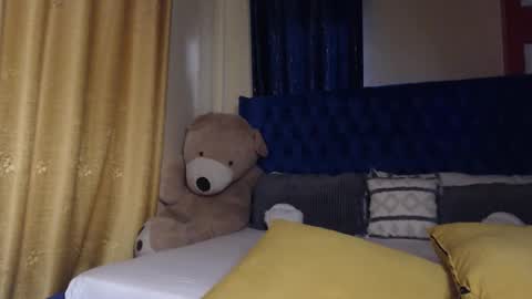 Snapshot of prettyquee chatting on October 30, 1:34 pm sasha online show from October 30, 1:34 pm