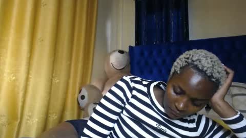 Snapshot of prettyquee chatting on November 9, 10:57 am sasha online show from November 9, 10:57 am