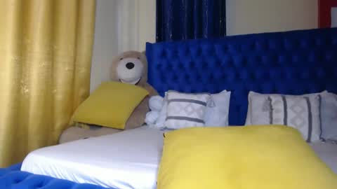 Snapshot of prettyquee chatting on November 15, 9:39 am sasha online show from November 15, 9:39 am