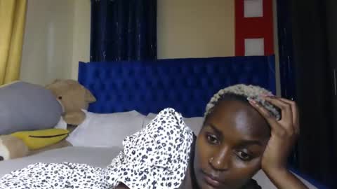 Snapshot of prettyquee chatting on November 24, 2:39 pm sasha online show from November 24, 2:39 pm