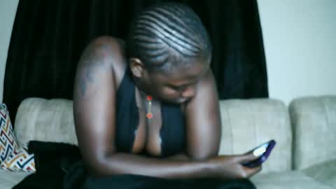 Snapshot of prettyreen chatting on February 7, 9:37 pm prettyreen online show from February 7, 9:37 pm