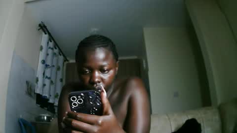 Snapshot of prettyreen chatting on November 19, 2:22 am prettyreen online show from November 19, 2:22 am