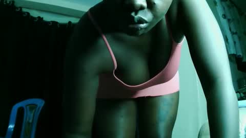 prettyreen online show from May 22, 9:53 pm