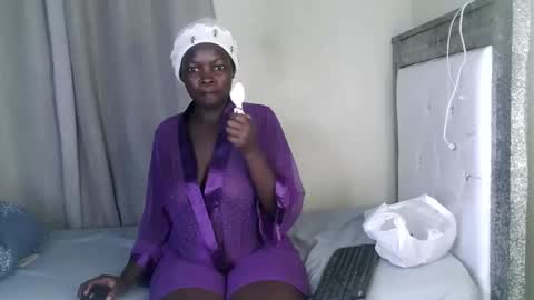 Snapshot of prettysmiles1 chatting on September 28, 4:56 pm prettysmiles1 online show from September 28, 4:56 pm