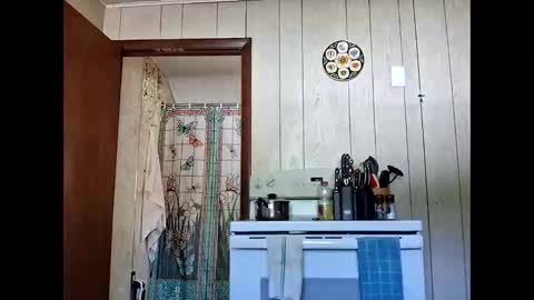 Snapshot of prettysolidd7 chatting on September 8, 7:02 pm prettysolidd7 online show from September 8, 7:02 pm