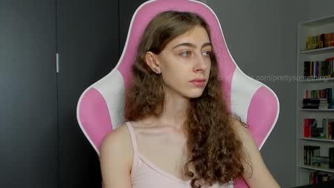 Snapshot of prettysomething chatting on September 16, 6:25 am Sophie next stream will be at Monday i will wait you guys online show from September 16, 6:25 am
