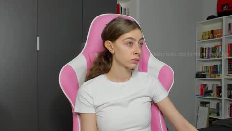Snapshot of prettysomething chatting on October 2, 5:47 am Sophie next stream will be at Monday i will wait you guys online show from October 2, 5:47 am