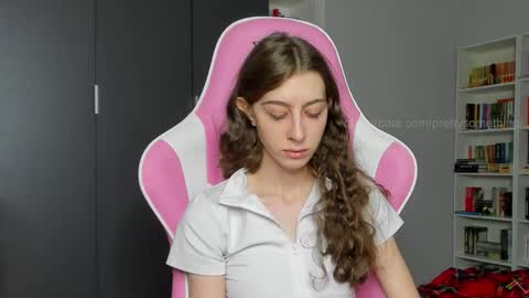Snapshot of prettysomething chatting on October 4, 7:50 am Sophie next stream will be at Monday i will wait you guys online show from October 4, 7:50 am