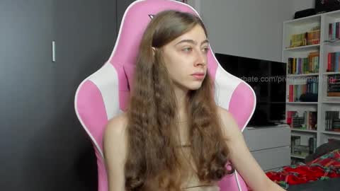 Snapshot of prettysomething chatting on October 20, 8:04 am Sophie next stream will be at Monday i will wait you guys online show from October 20, 8:04 am