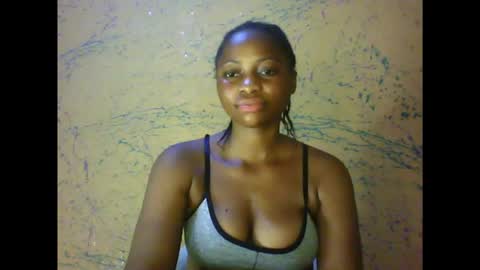 Snapshot of prettyxxpac chatting on February 20, 12:18 am prettyxxpac online show from February 20, 12:18 am