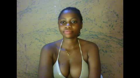 Snapshot of prettyxxpac chatting on March 1, 12:12 am prettyxxpac online show from March 1, 12:12 am