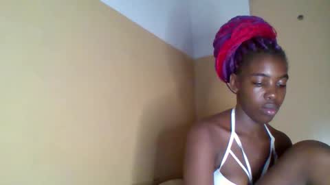 prettyzuzu online show from December 19, 7:32 pm