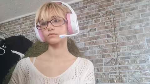 Stella online show from March 25, 9:48 am