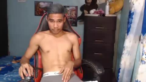 Snapshot of primohunterz chatting on February 1, 9:19 am primohunterz online show from February 1, 9:19 am