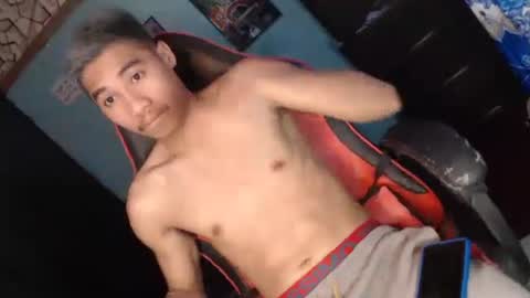 Snapshot of primohunterz chatting on February 8, 5:11 am primohunterz online show from February 8, 5:11 am