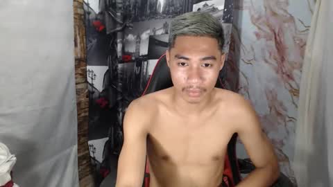 Snapshot of primohunterz chatting on February 13, 3:02 am primohunterz online show from February 13, 3:02 am