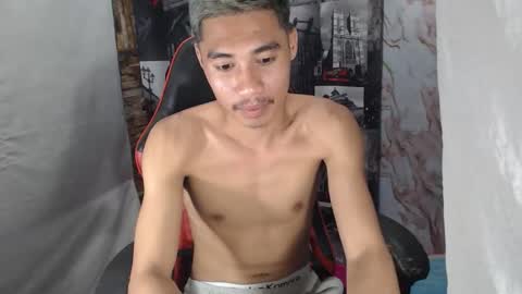 Snapshot of primohunterz chatting on February 14, 12:02 pm primohunterz online show from February 14, 12:02 pm