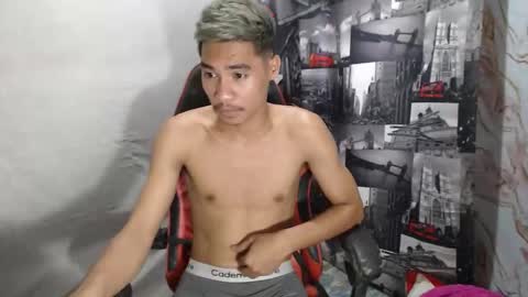 Snapshot of primohunterz chatting on February 17, 5:26 am primohunterz online show from February 17, 5:26 am