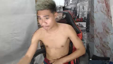 Snapshot of primohunterz chatting on February 21, 4:13 am primohunterz online show from February 21, 4:13 am