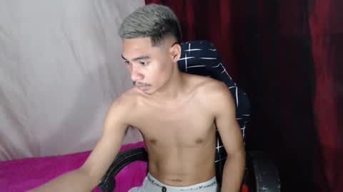 Snapshot of primohunterz chatting on February 25, 3:05 am primohunterz online show from February 25, 3:05 am