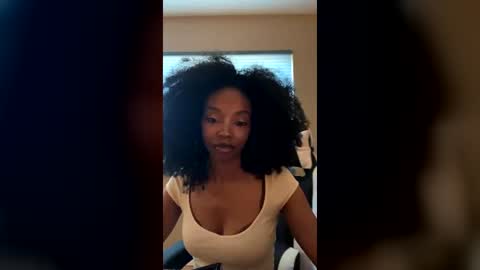 primrose22 online show from August 1, 11:47 pm