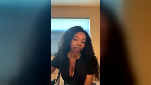 primrose22 online show from August 3, 12:31 am