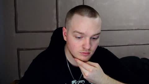 Snapshot of princ4real chatting on December 4, 12:25 pm prince online show from December 4, 12:25 pm