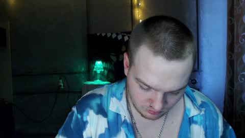 Snapshot of princ4real chatting on December 14, 11:29 am prince online show from December 14, 11:29 am